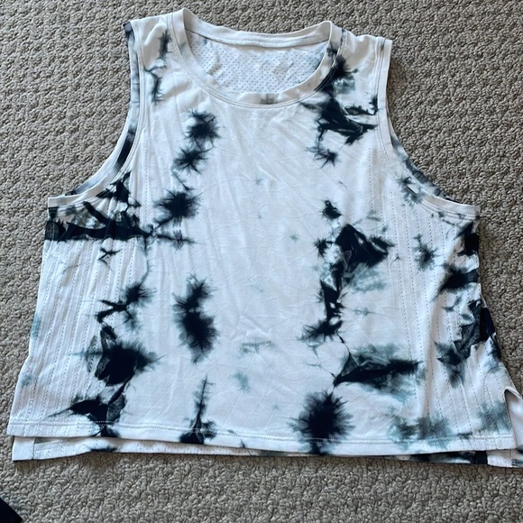 Lululemon Train to Be Tank - Picture 6 of 9